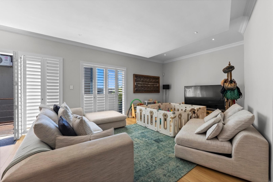 4 Bedroom Property for Sale in Sea Point Western Cape